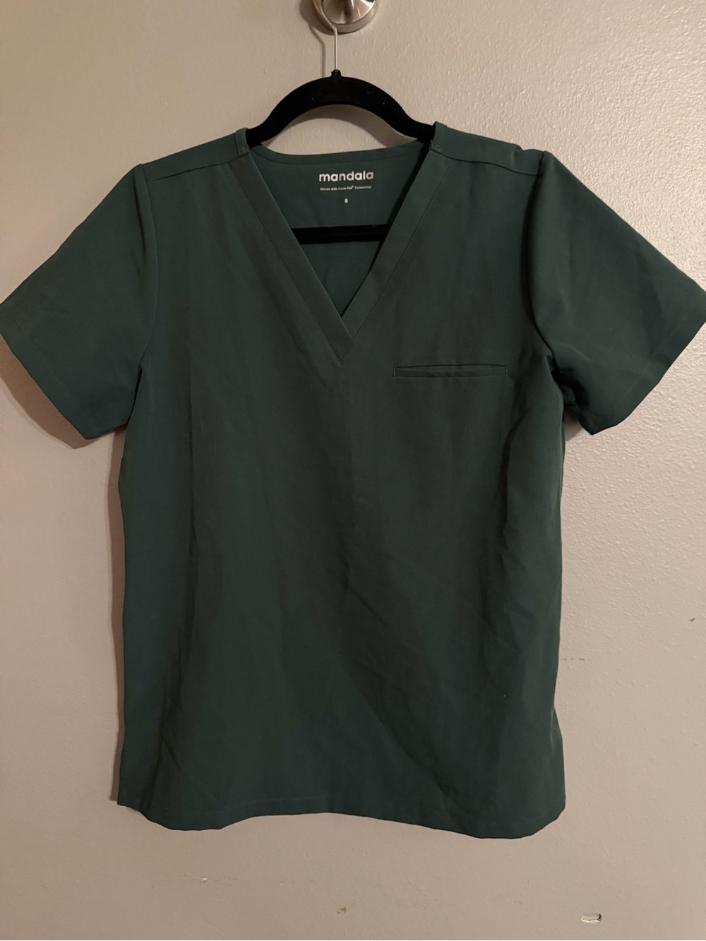 Mandala Women's V-Neck Scrub Top in Forest Green